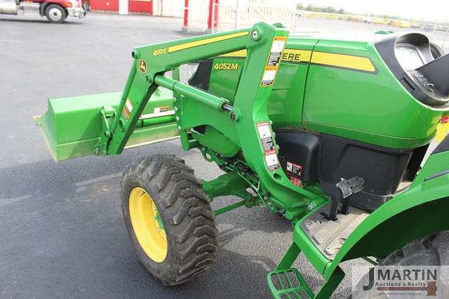 Image of John Deere 4052M equipment image 4