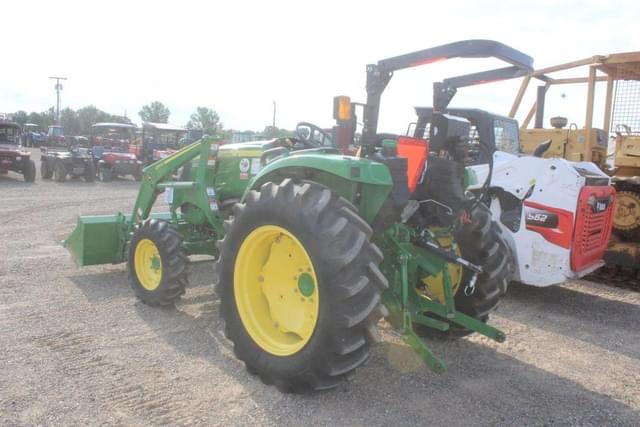 Image of John Deere 4052M equipment image 1