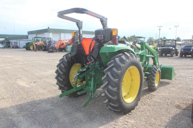 Image of John Deere 4052M equipment image 2
