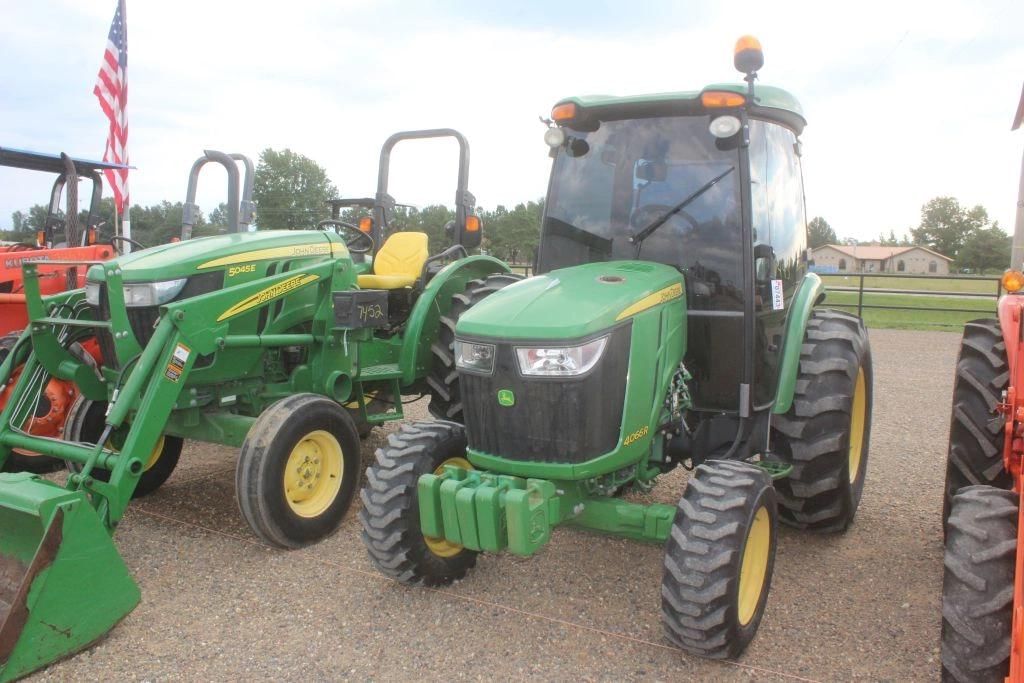 John Deere 4066R Equipment Image0