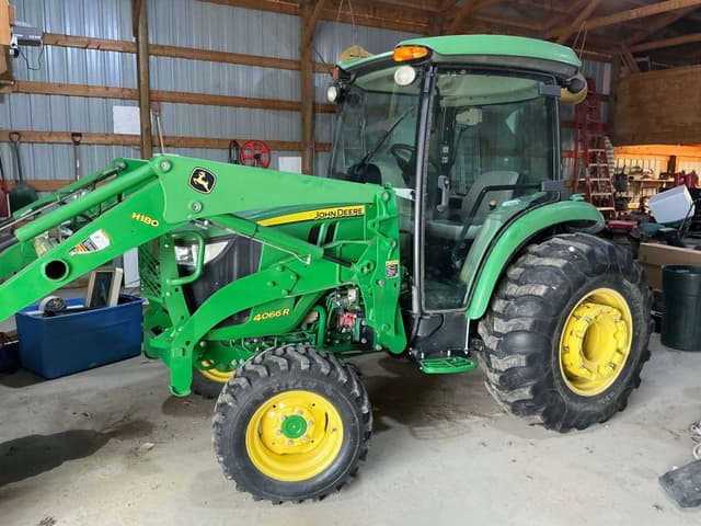 Image of John Deere 4066R equipment image 3