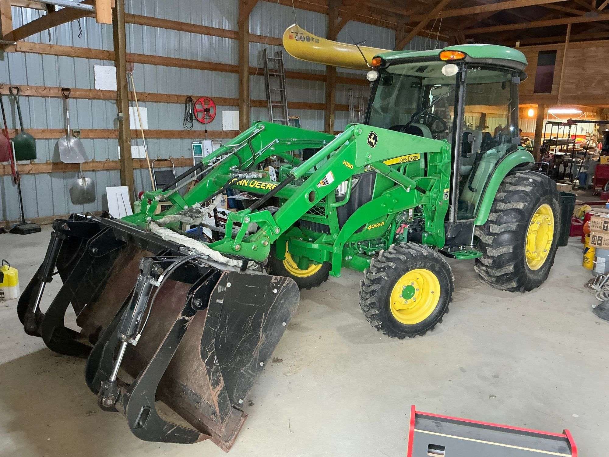 John Deere 4066R Equipment Image0