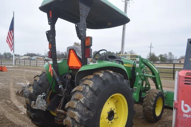 Image of John Deere 4120 equipment image 2