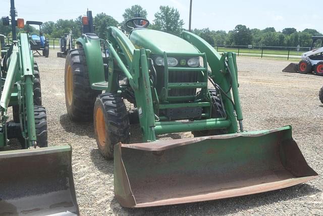 Image of John Deere 4120 equipment image 3