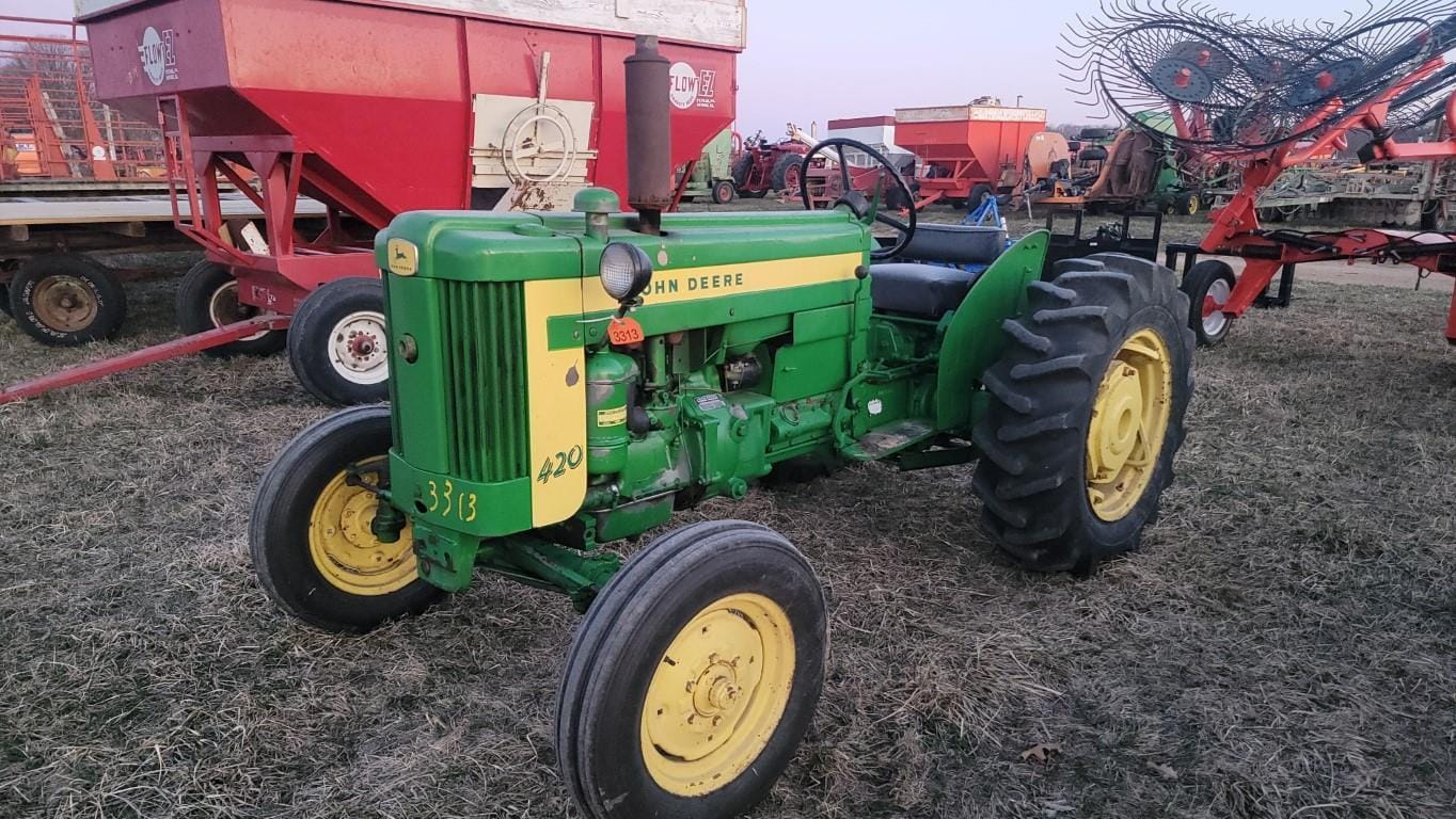 John Deere 420 Equipment Image0