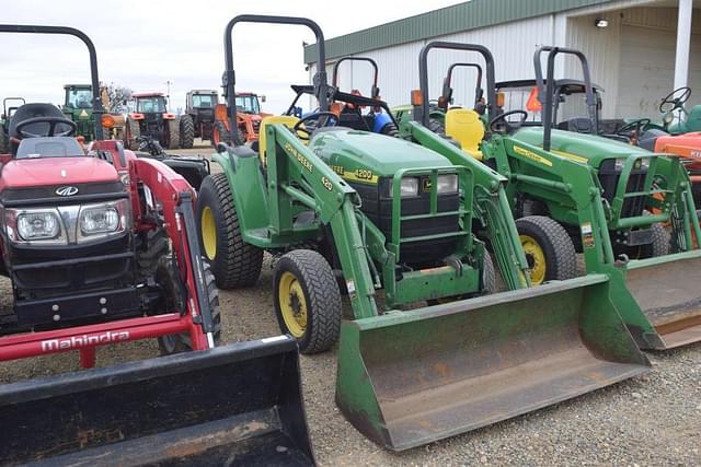 Image of John Deere 4200 equipment image 3