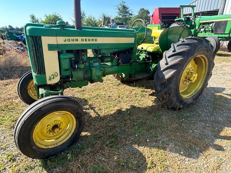Image of John Deere 420 Image 0