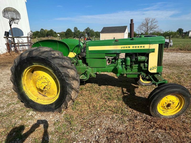 Image of John Deere 420 Image 1