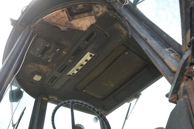 Image of John Deere 4230 equipment image 4