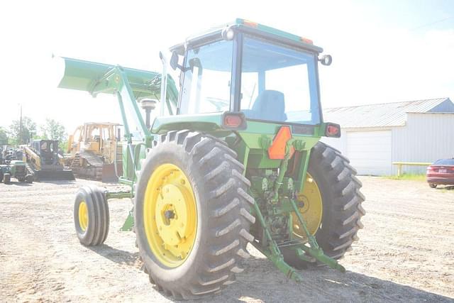 Image of John Deere 4230 equipment image 1