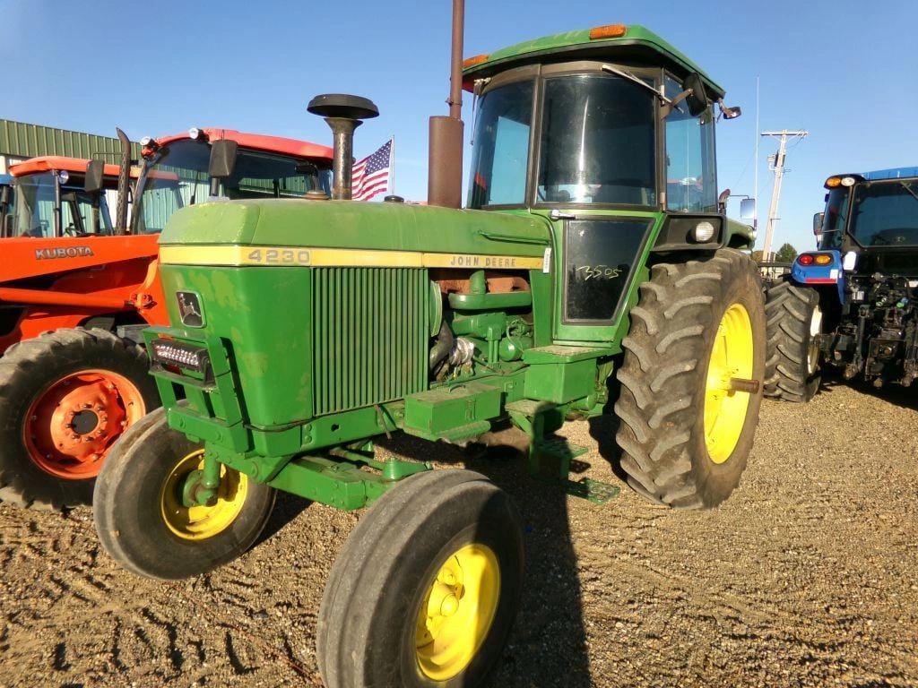 Main image John Deere 4230