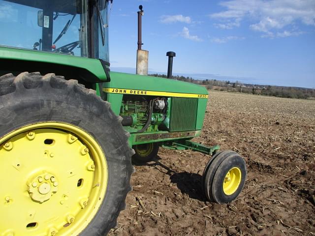 Image of John Deere 4230 equipment image 2