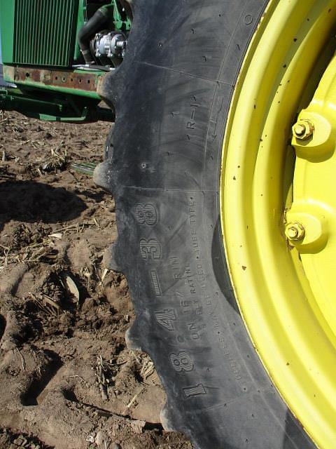 Image of John Deere 4230 equipment image 4