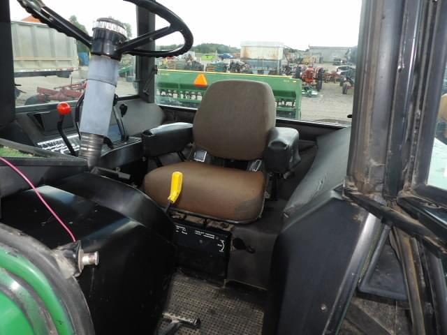 Image of John Deere 4240 equipment image 2