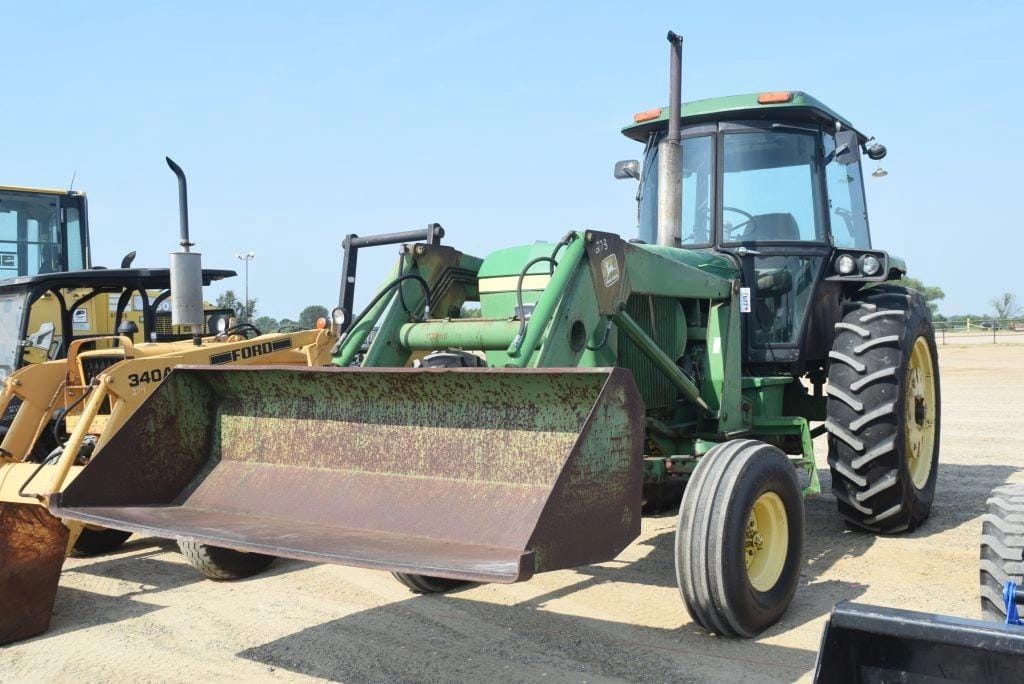Main image John Deere 4240