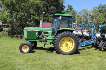 Main image John Deere 4240