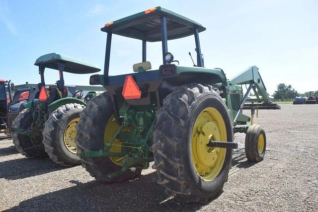 Image of John Deere 4240 equipment image 2