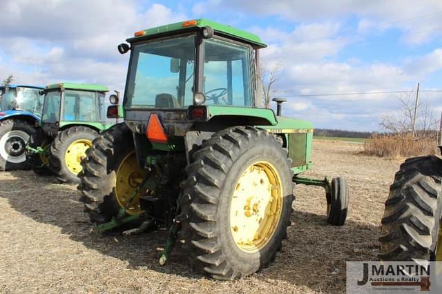 Image of John Deere 4240 equipment image 2