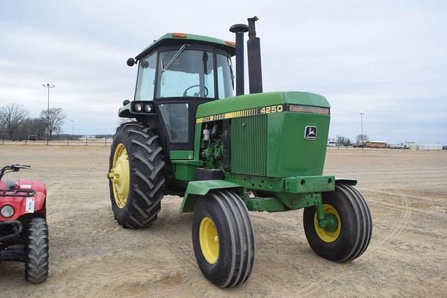 Image of John Deere 4250 equipment image 3