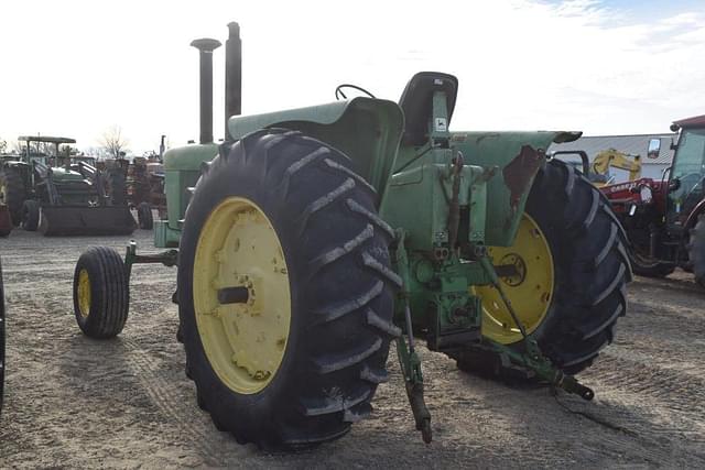 Image of John Deere 4320 equipment image 1