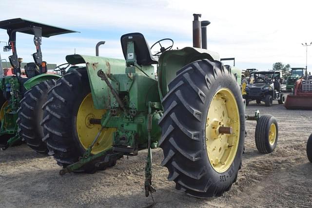 Image of John Deere 4320 equipment image 2