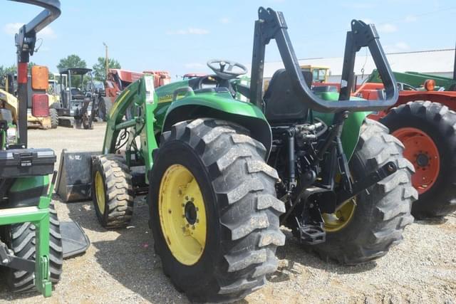 Image of John Deere 4320 equipment image 1