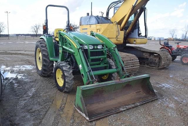 Image of John Deere 4320 equipment image 3