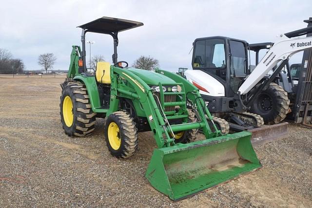 Image of John Deere 4320 equipment image 3