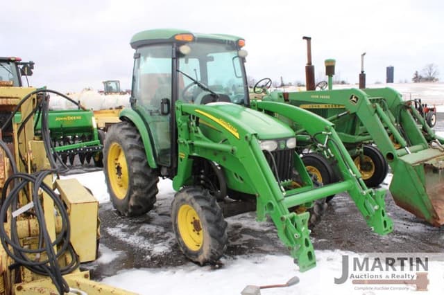 Image of John Deere 4320 equipment image 1