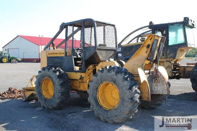 Image of John Deere 440C equipment image 2