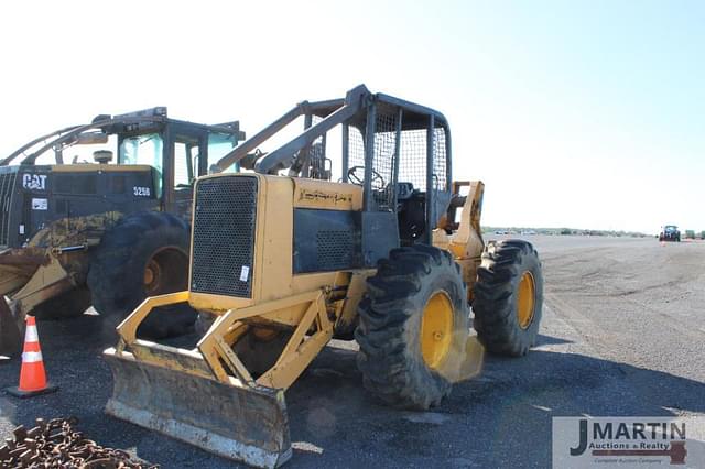 Image of John Deere 440C equipment image 1