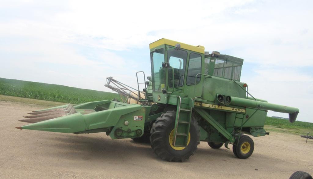 Main image John Deere 4400