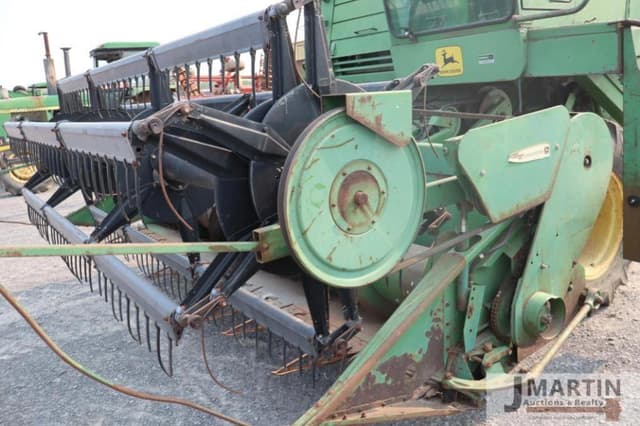 Image of John Deere 4400 equipment image 4