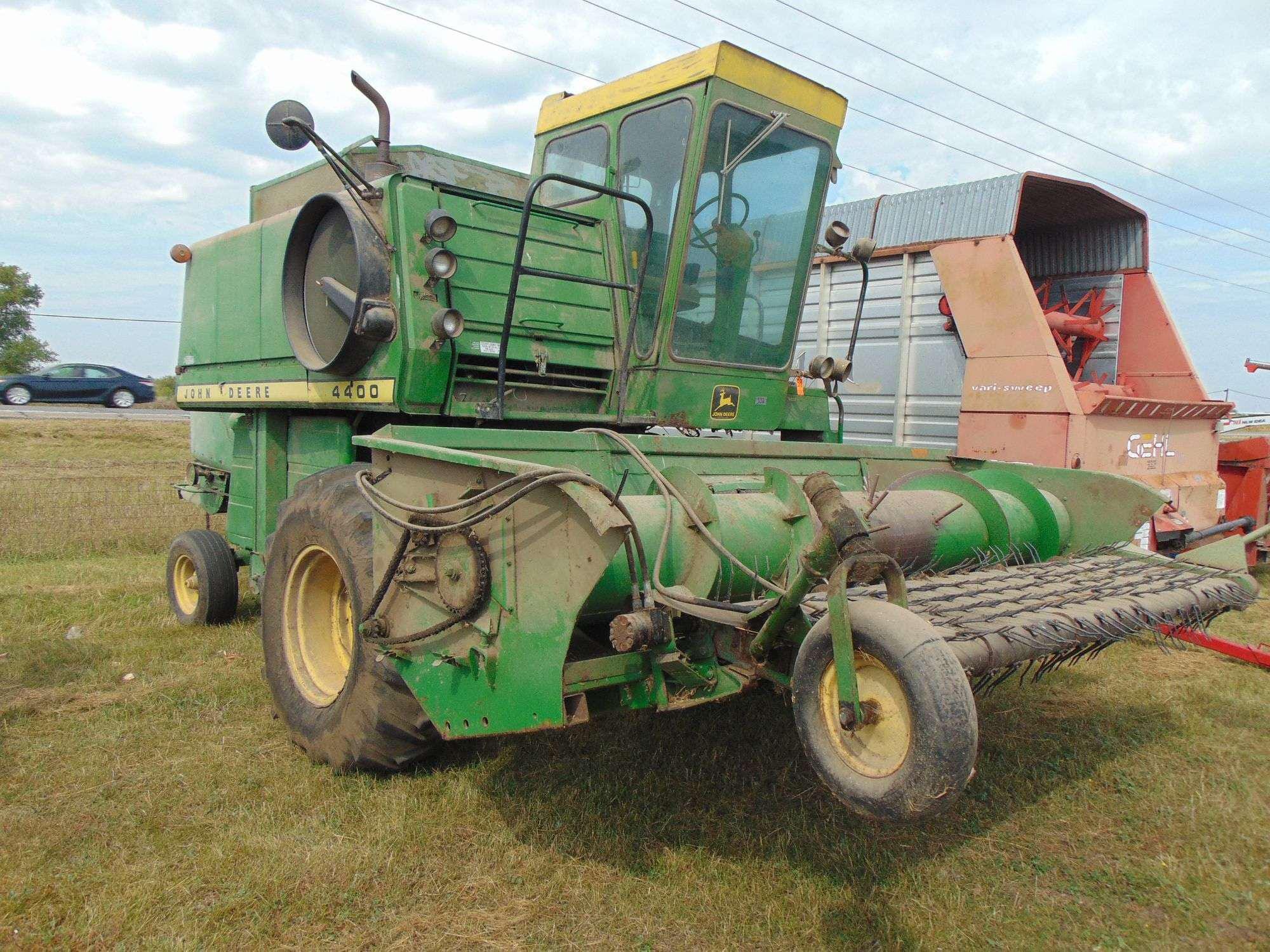 Main image John Deere 4400