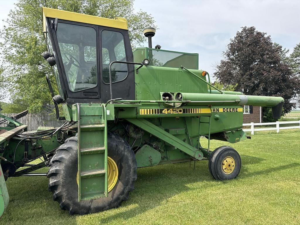Image of John Deere 4420 Primary image