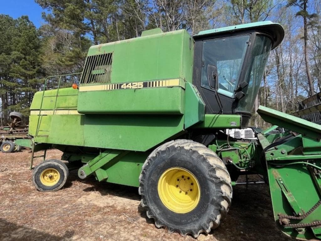 Image of John Deere 4425 Primary image