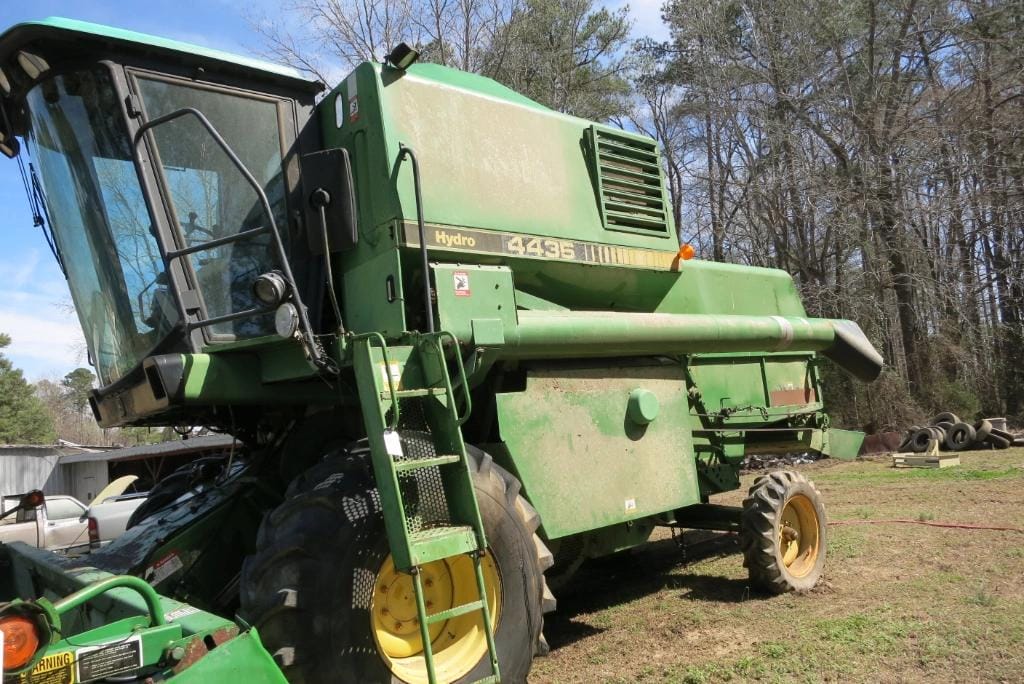 John Deere 4435 Equipment Image0