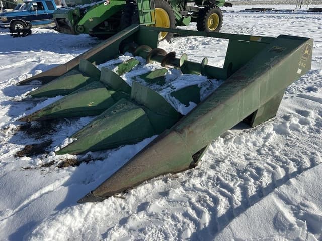 Image of John Deere 444 equipment image 1