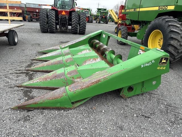 Image of John Deere 444 equipment image 1