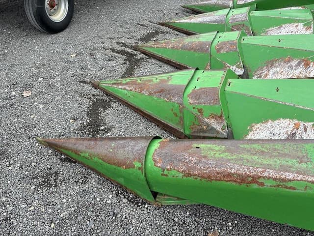 Image of John Deere 444 equipment image 3