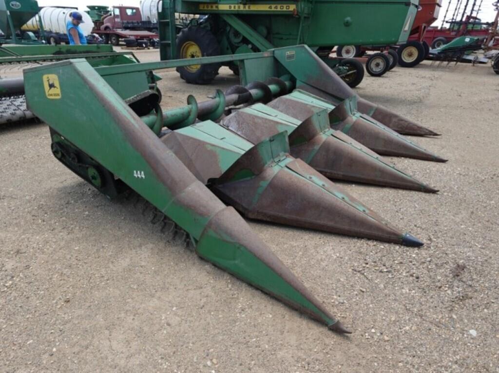 Image of John Deere 444 Primary image
