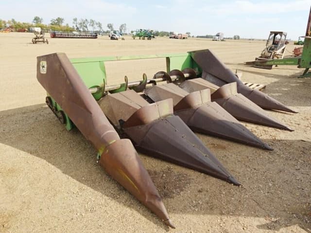 Image of John Deere 444 equipment image 2