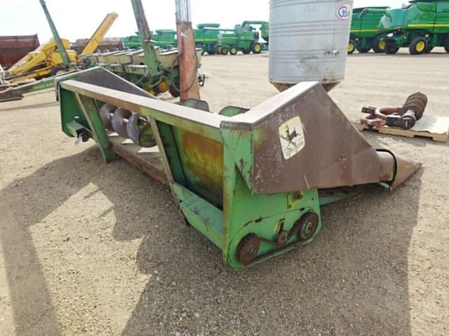 Image of John Deere 444 equipment image 3