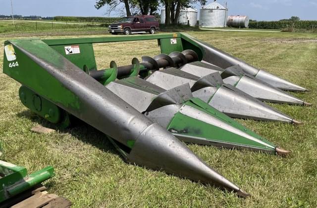 Image of John Deere 444 equipment image 1