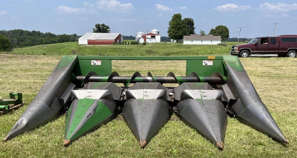 Image of John Deere 444 Primary image