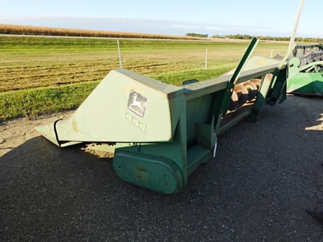 Image of John Deere 444 equipment image 3