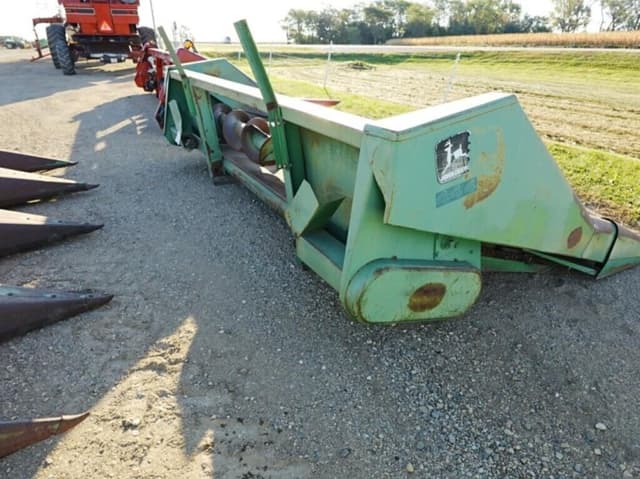 Image of John Deere 444 equipment image 1