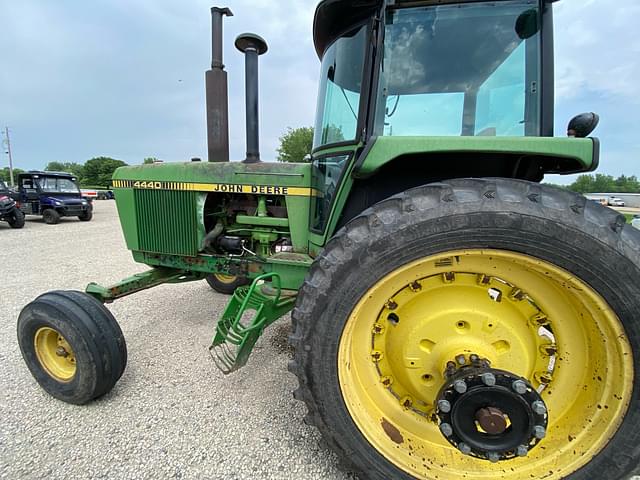 Image of John Deere 4440 equipment image 3