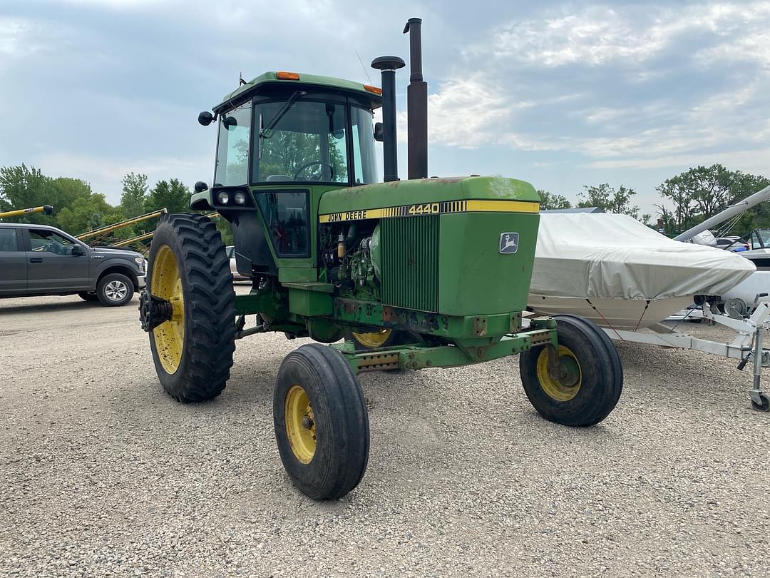 Image of John Deere 4440 Primary image
