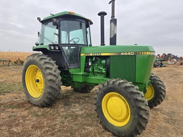 Image of John Deere 4440 equipment image 2